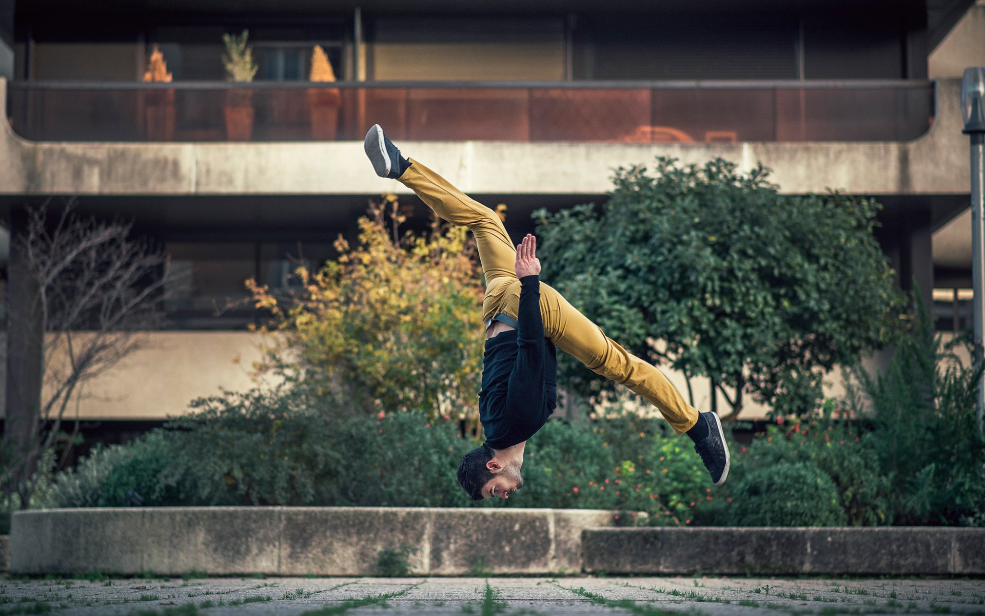 dmitry petrowski atleta gimnasta cordel salto