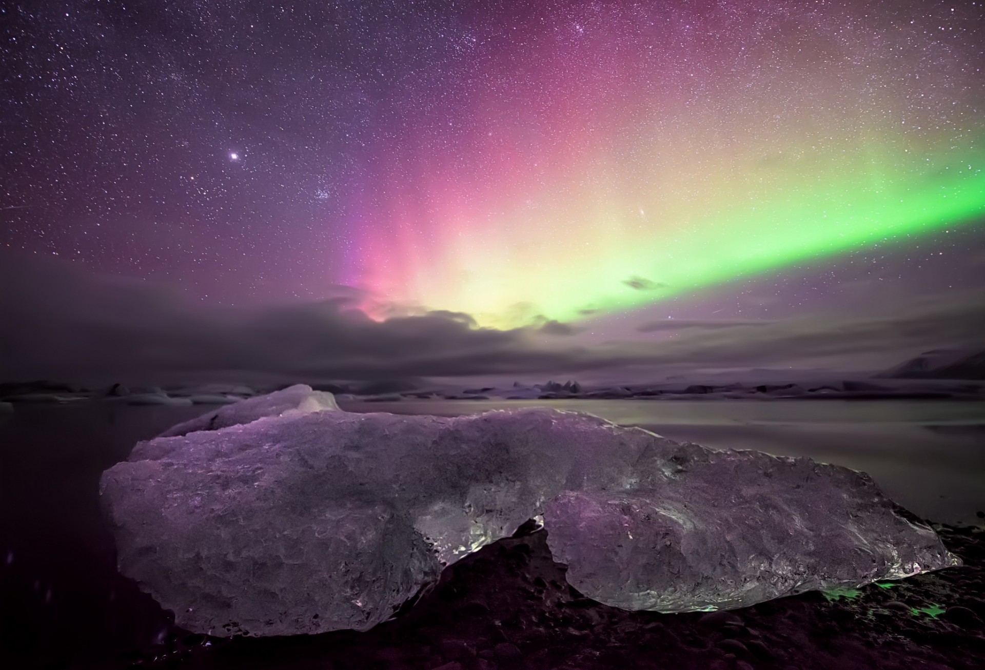 cielo aurora boreal témpano de hielo