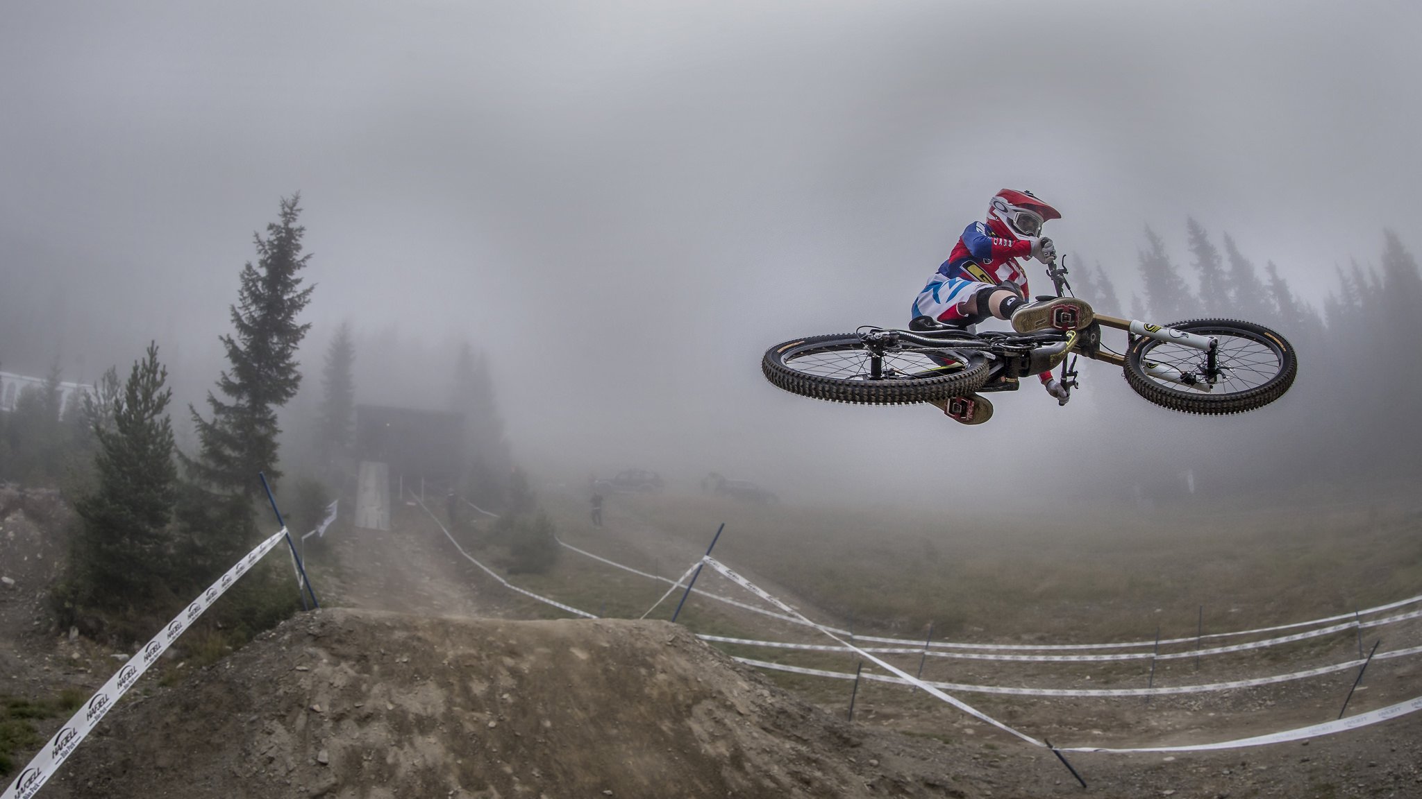 bicicleta raza deporte niebla