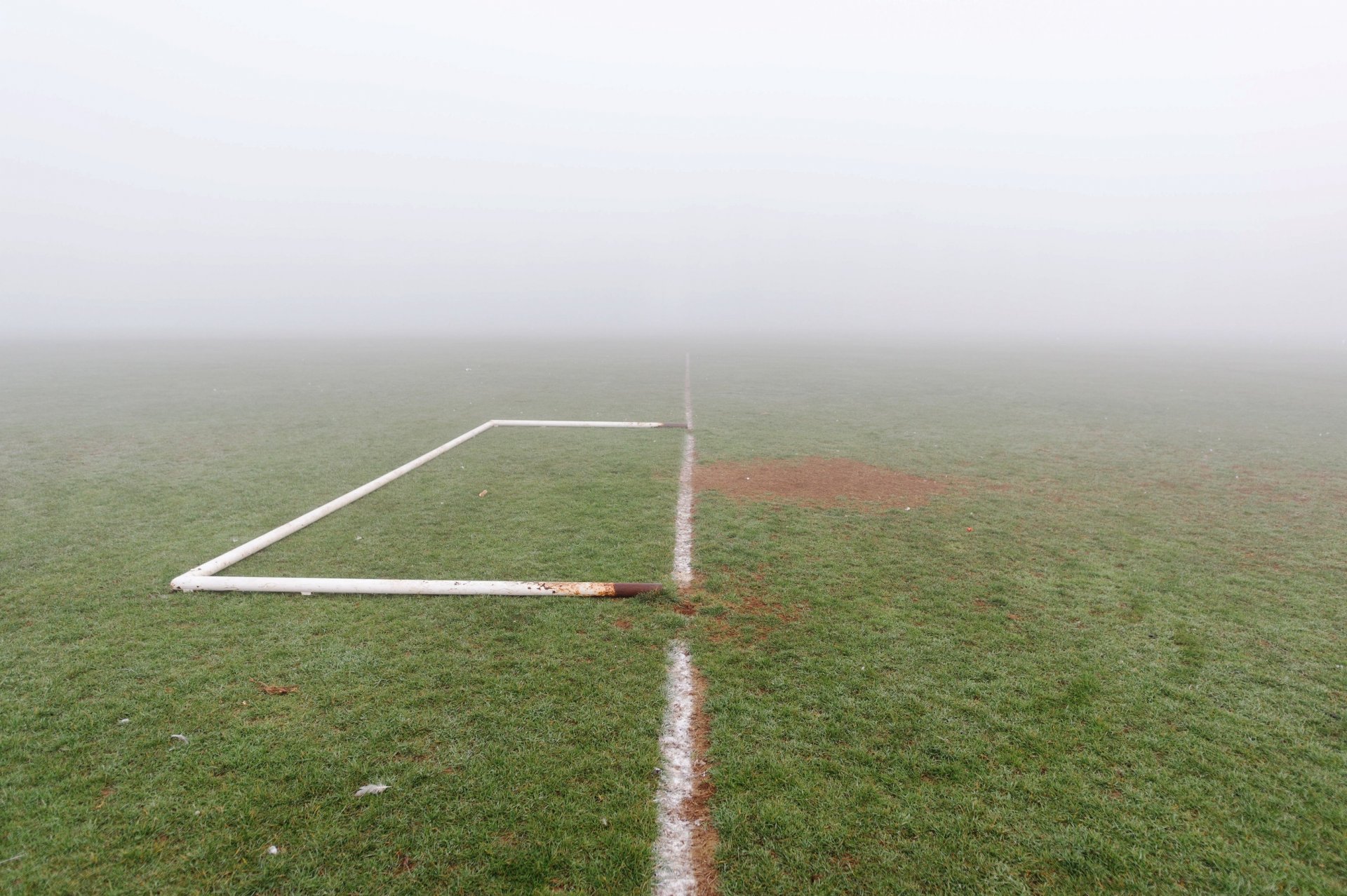 gates the field football fog