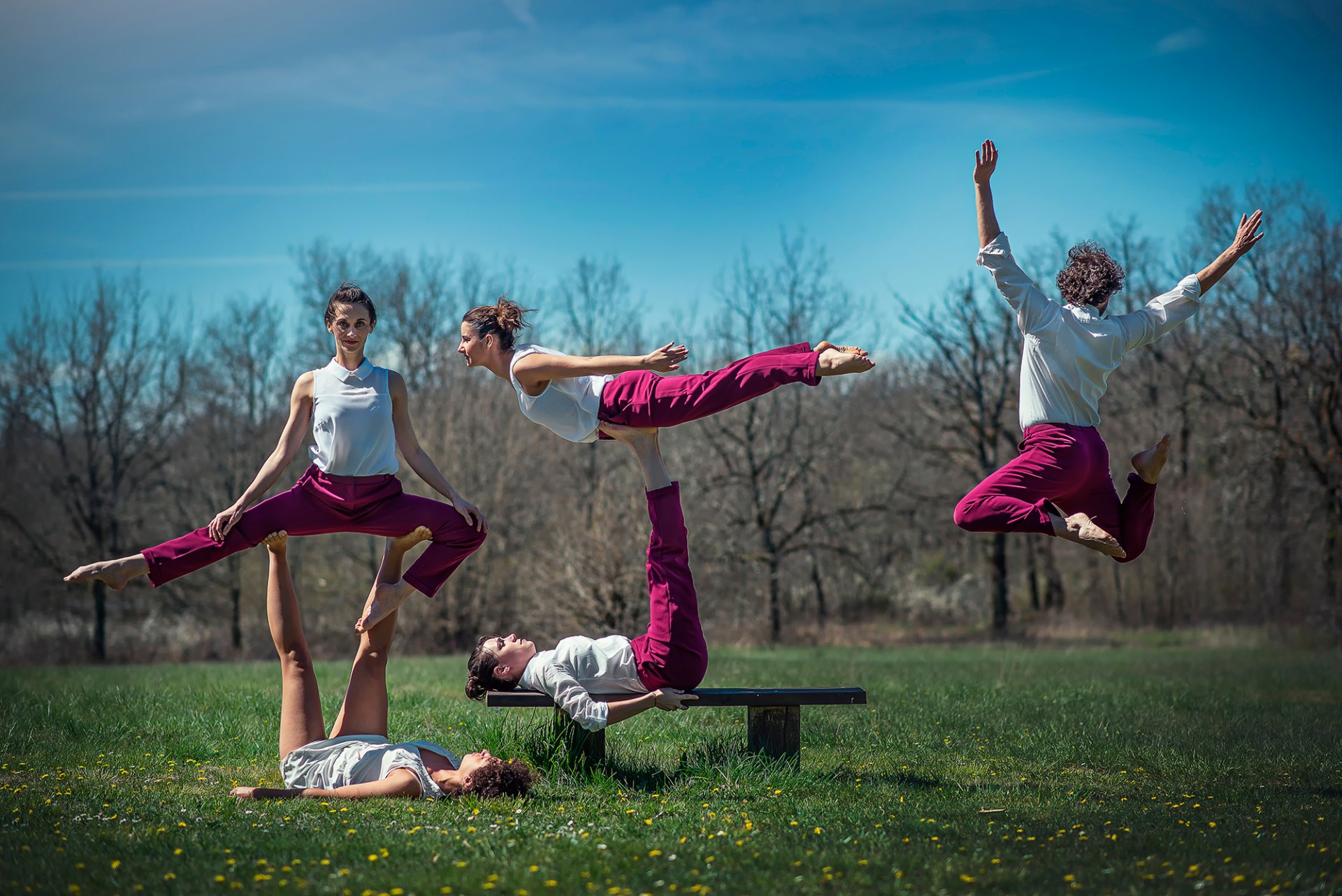 compagnie polypose gymnaste position saut ficelle banc nature