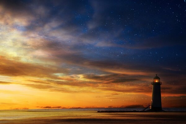 Ein einsamer Leuchtturm wartet bei Sonnenuntergang auf Schiffe