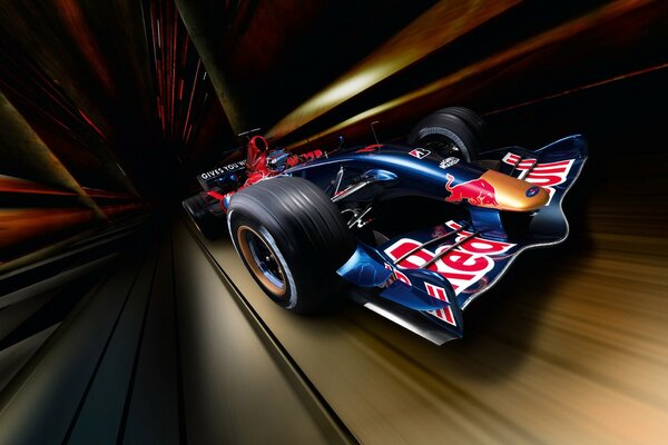 Formel-1-Rennwagen mit Red-Bull-Logo