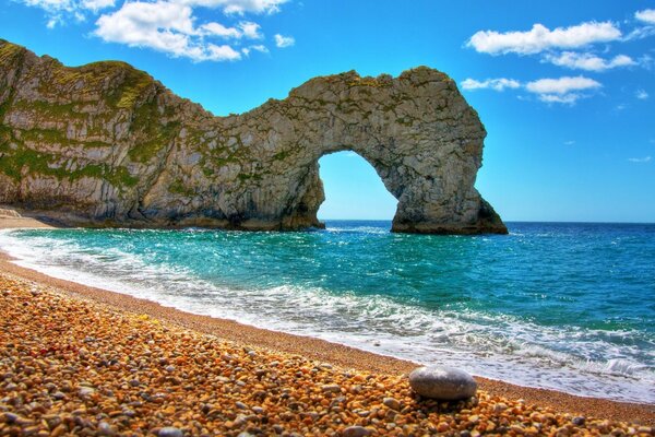 Cap de l amour. Arc sur la mer