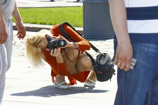 Le photographe nudiste n est pas timide en public