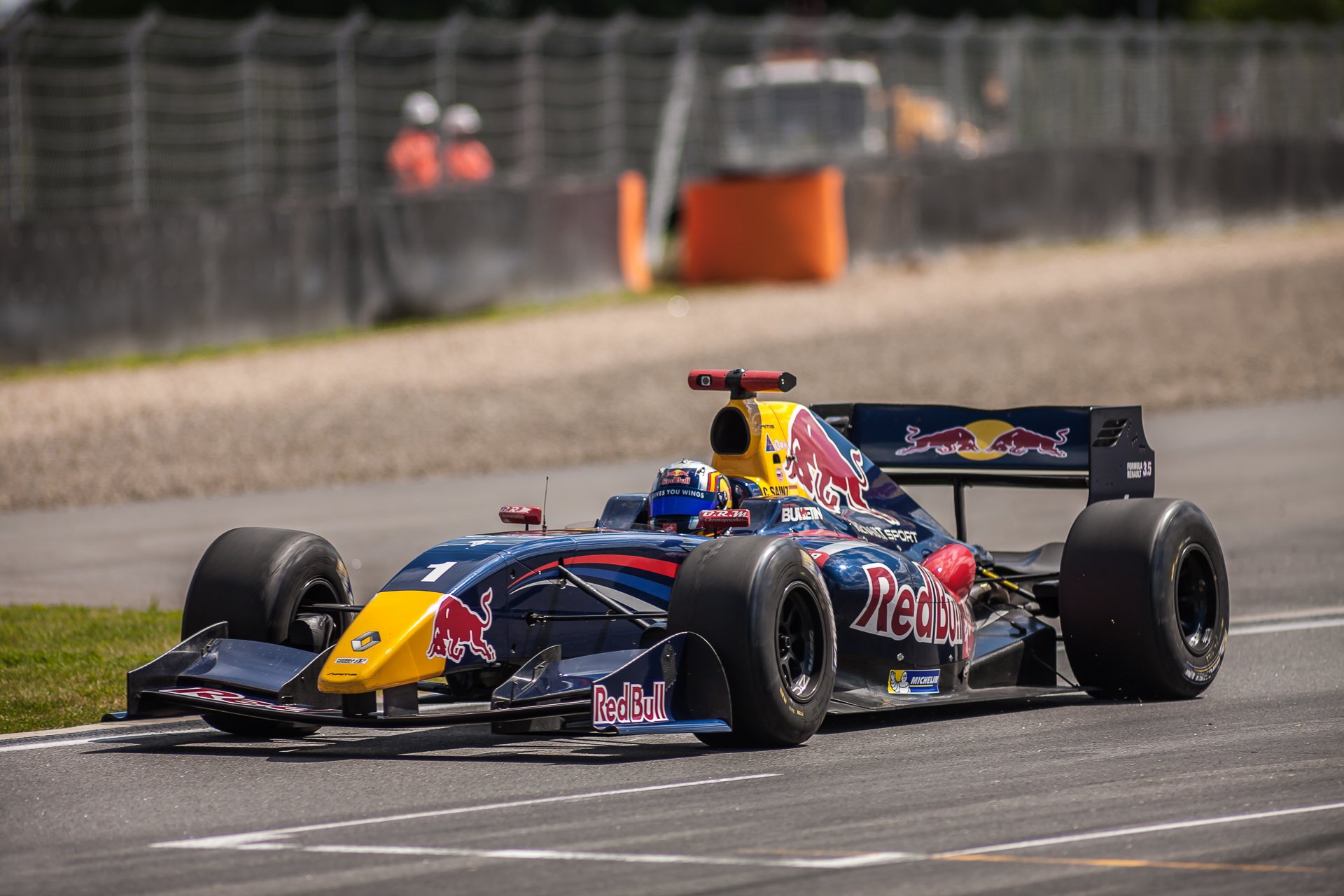 fórmula 1 fórmula 1 f1 fórmula uno campeonato en circuito carreras de coches bólido carreras coche equipo renault renault toro rojo pista carreras ✌