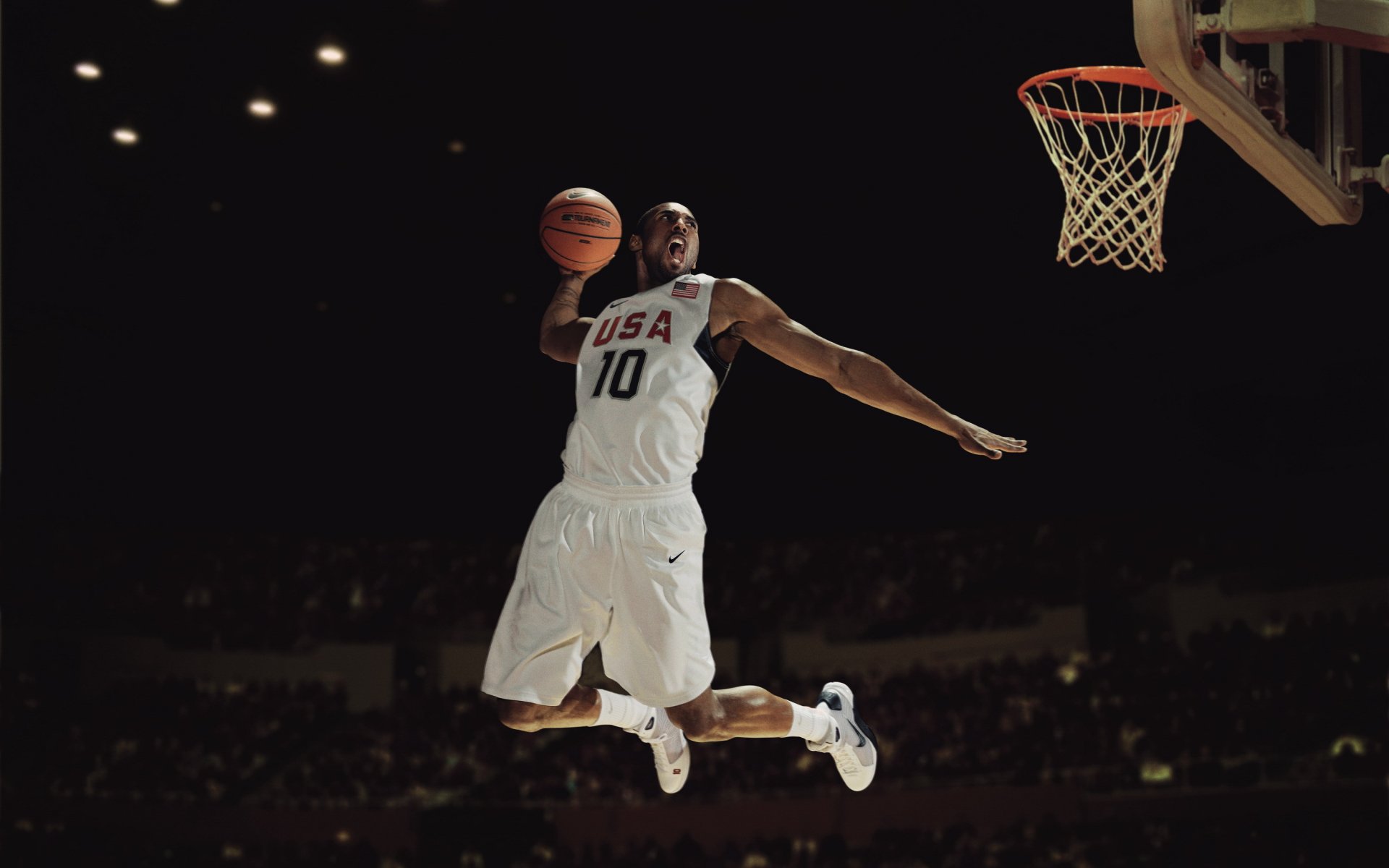 kobe bryant giocatore basket usa squadra nazionale in bilico slam dunk nike