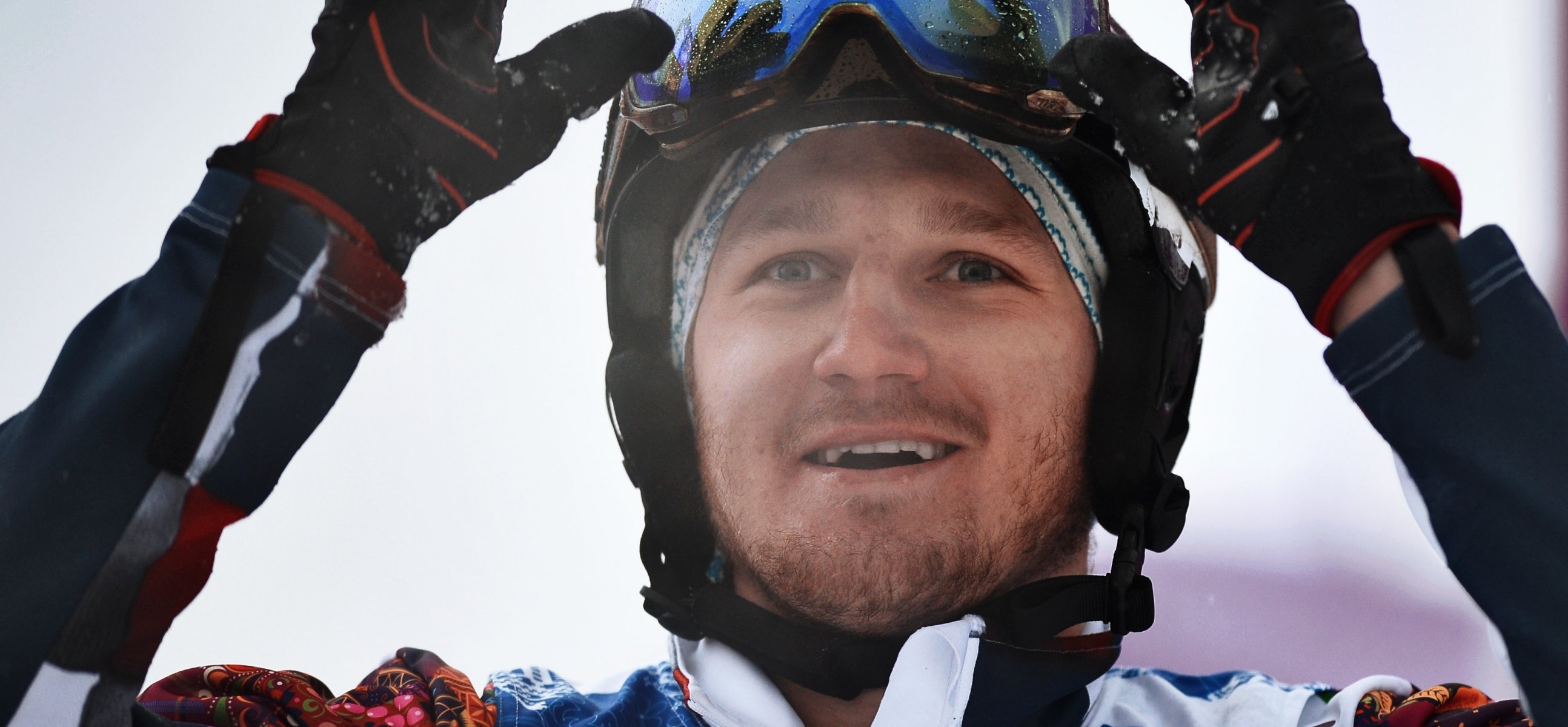 nikolai olyunin snowboarder lächeln sotschi 2014 silbermedaillengewinner olympische spiele snowboardcross russland