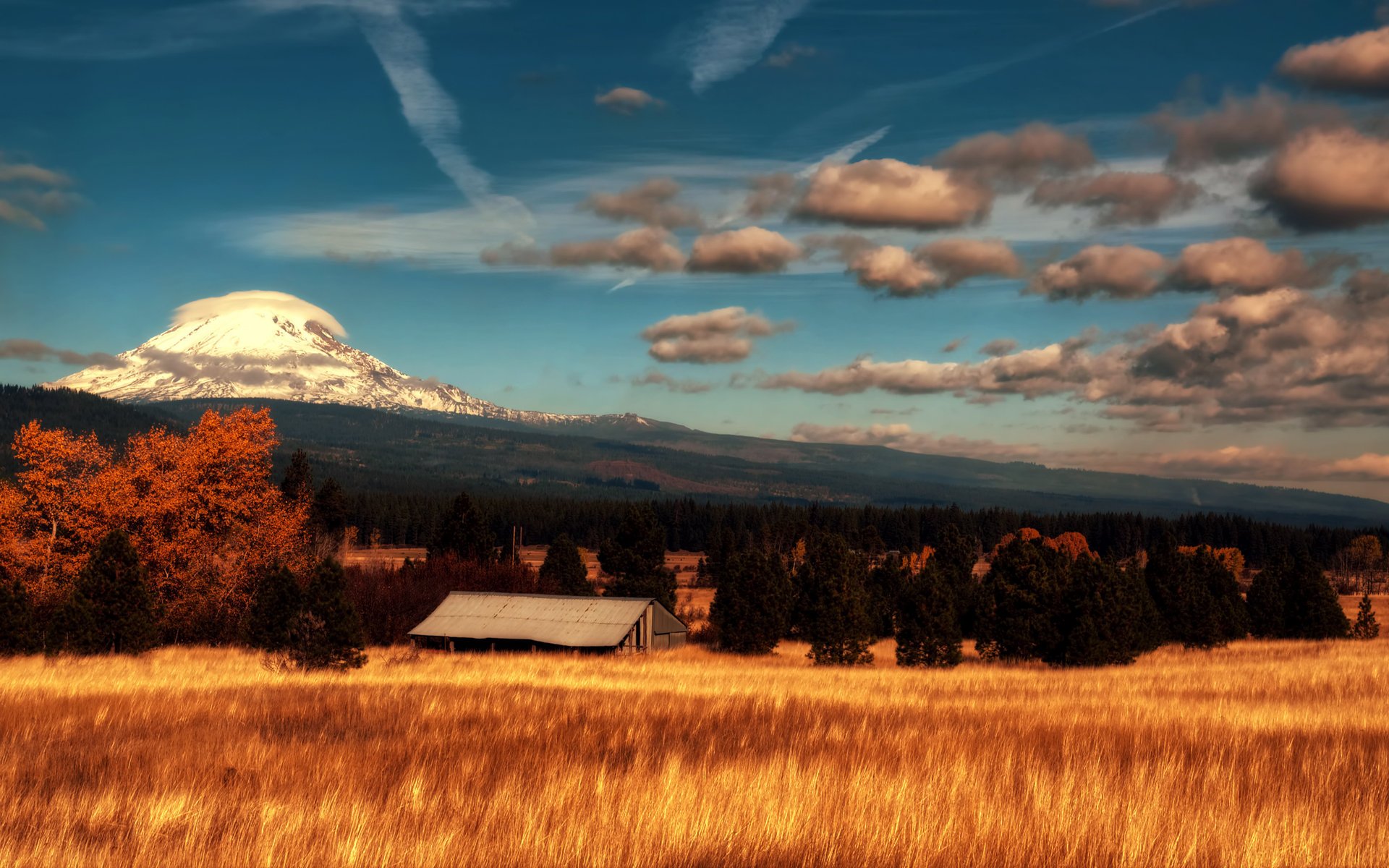 feld hütte abend berg wolken bäume himmel