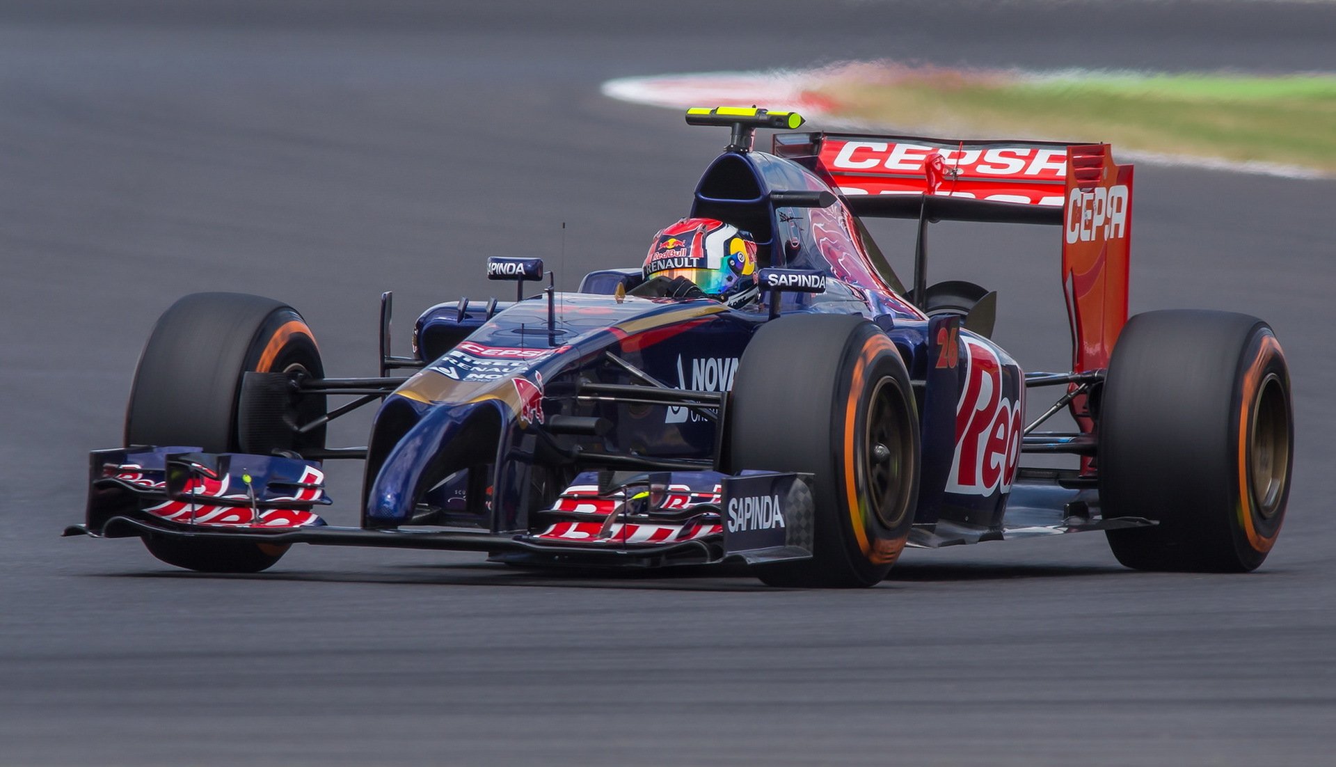 kvyat toro rosso-renault f1