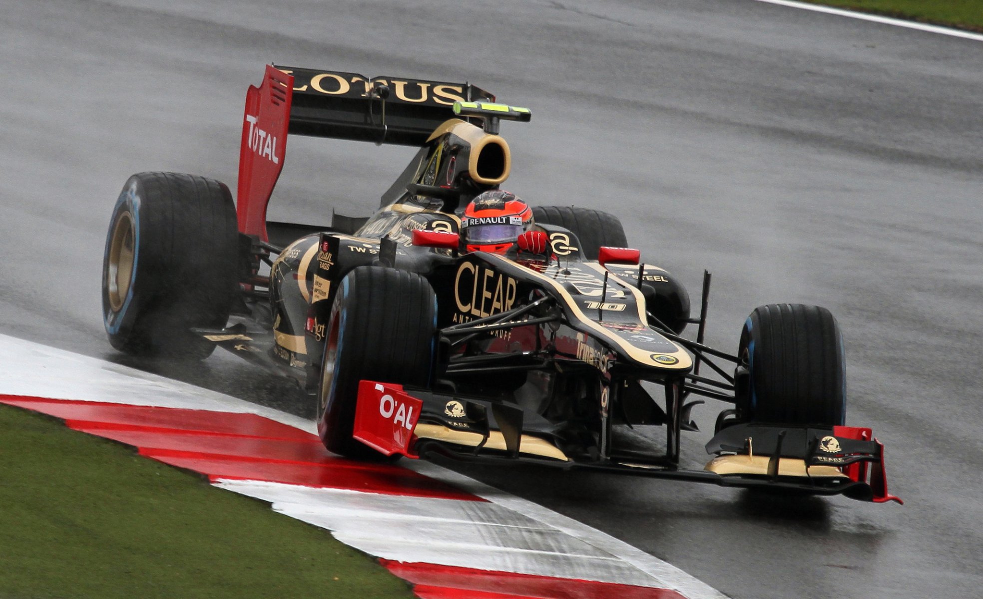 silverstone f1 roman grosjean lotus renault 2