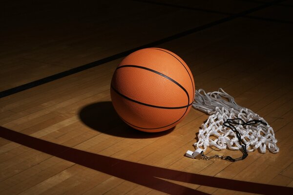 Equipo de baloncesto-pelota, red, silbato