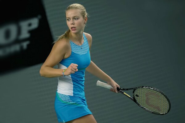 Lutzeyer avec raquette, jeu de Lena lutzeyer, jeu de tennis allemand