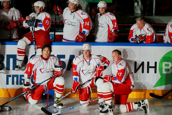 Charity-Eishockey-Spiel, das in Sotschi stattfinden wird