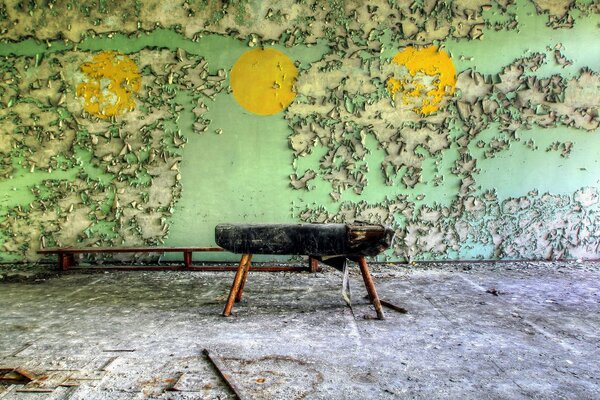 Salle soviétique avec un cheval