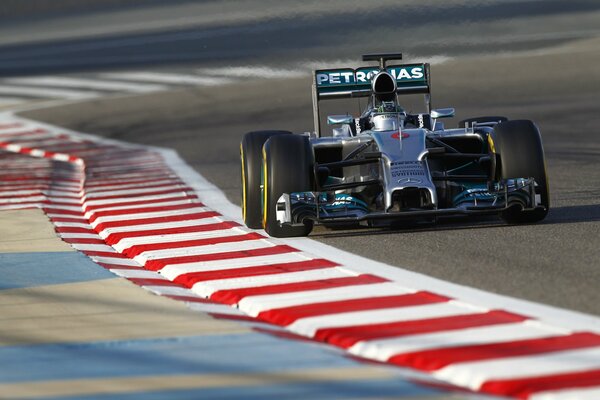 Course Mercedes en formule