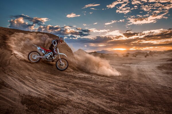 Course de moto dans la rue