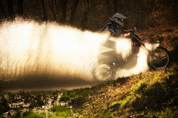 Carrera deportiva en moto foto