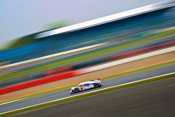 Alexander Wurz beim Toyota Hybrid