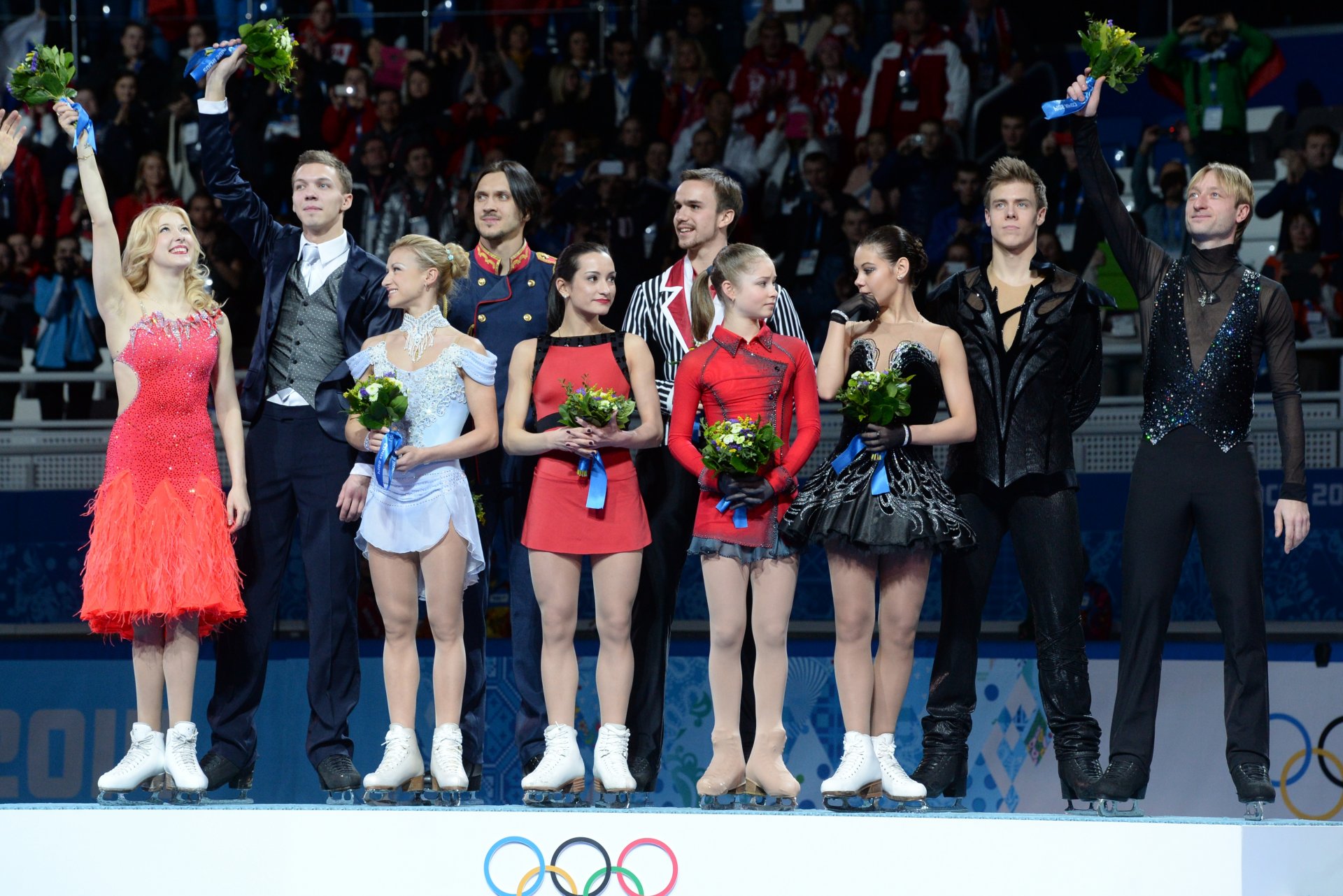 ekaterina bobrova dmitry soloviev tatiana volosozhar maxim trankov ksenia stolbova fiodor klimov yulia lipnitskaya elena iliny nikita katsalapov evgeny plushenko champions olympiques victoire russie podium or