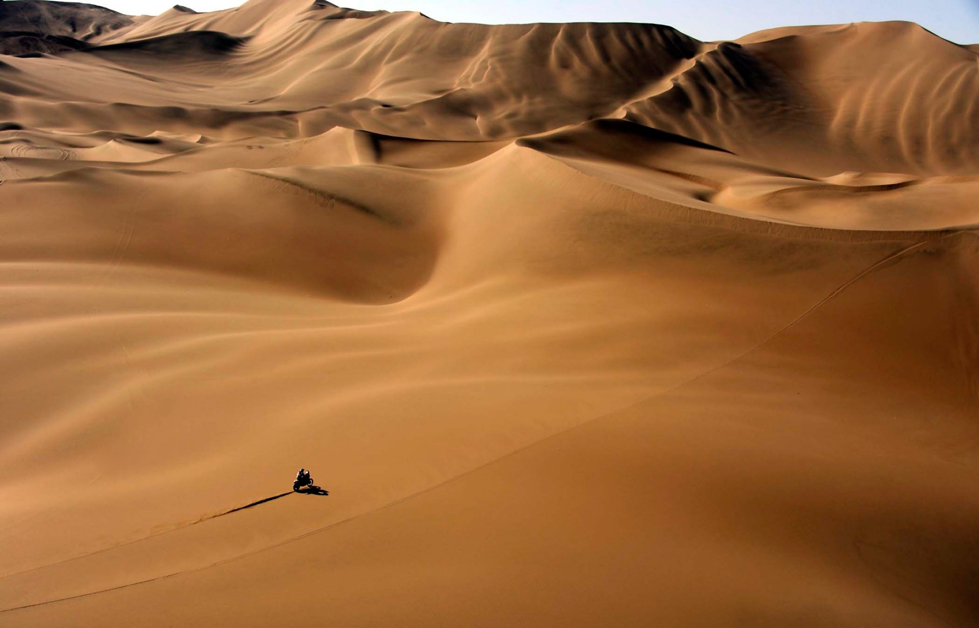 motocicleta dakar rally desierto arena dunas calor deporte