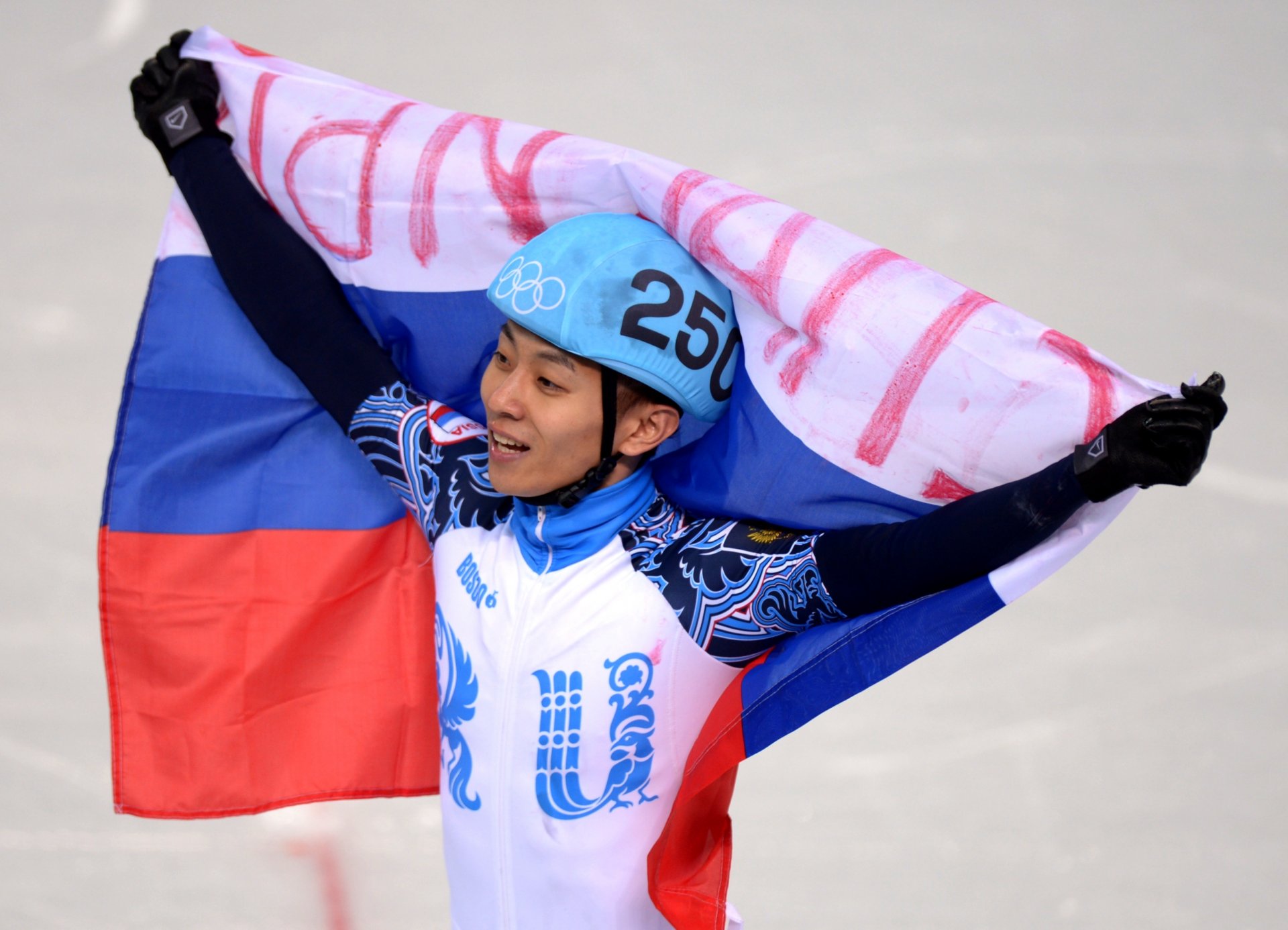 victor ahn fünfmaliger champion goldmedaille olympia sotschi 2014 flagge sotschi 2014 olympische spiele