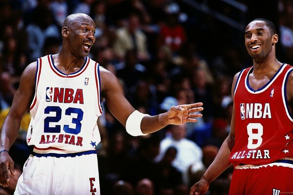 Gwiazdy NBA koszykarze Michael Jordan i Kobe Bryant