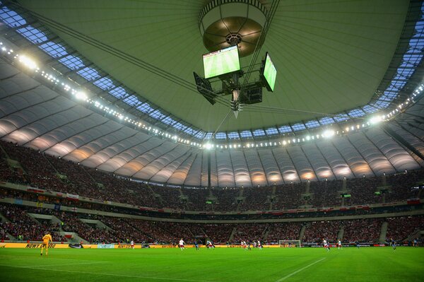 Mecz piłki nożnej na Stadionie Narodowym w Warszawie