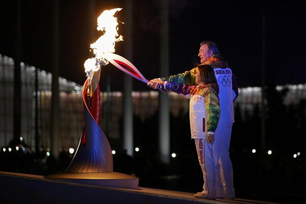 Олимпиада в Сочи 2014 сияние огня