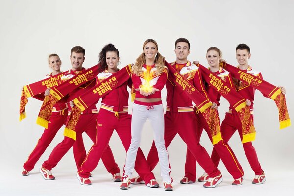 Sochi, Olimpiadi: danza, fuoco, giochi