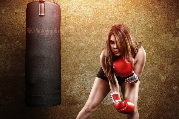 Boxeur de fille sportive à l entraînement