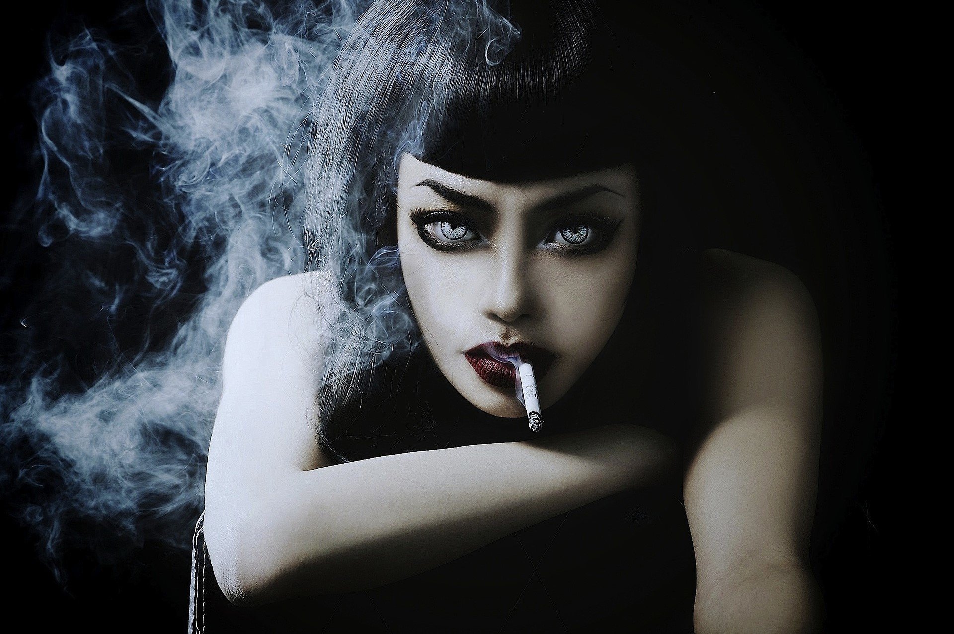 wylona hayashi chica modelo cigarrillo humo