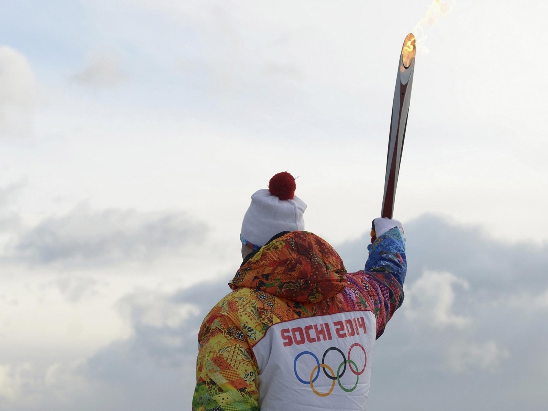 olimpiada portador de la antorcha antorcha atleta sochi 2014