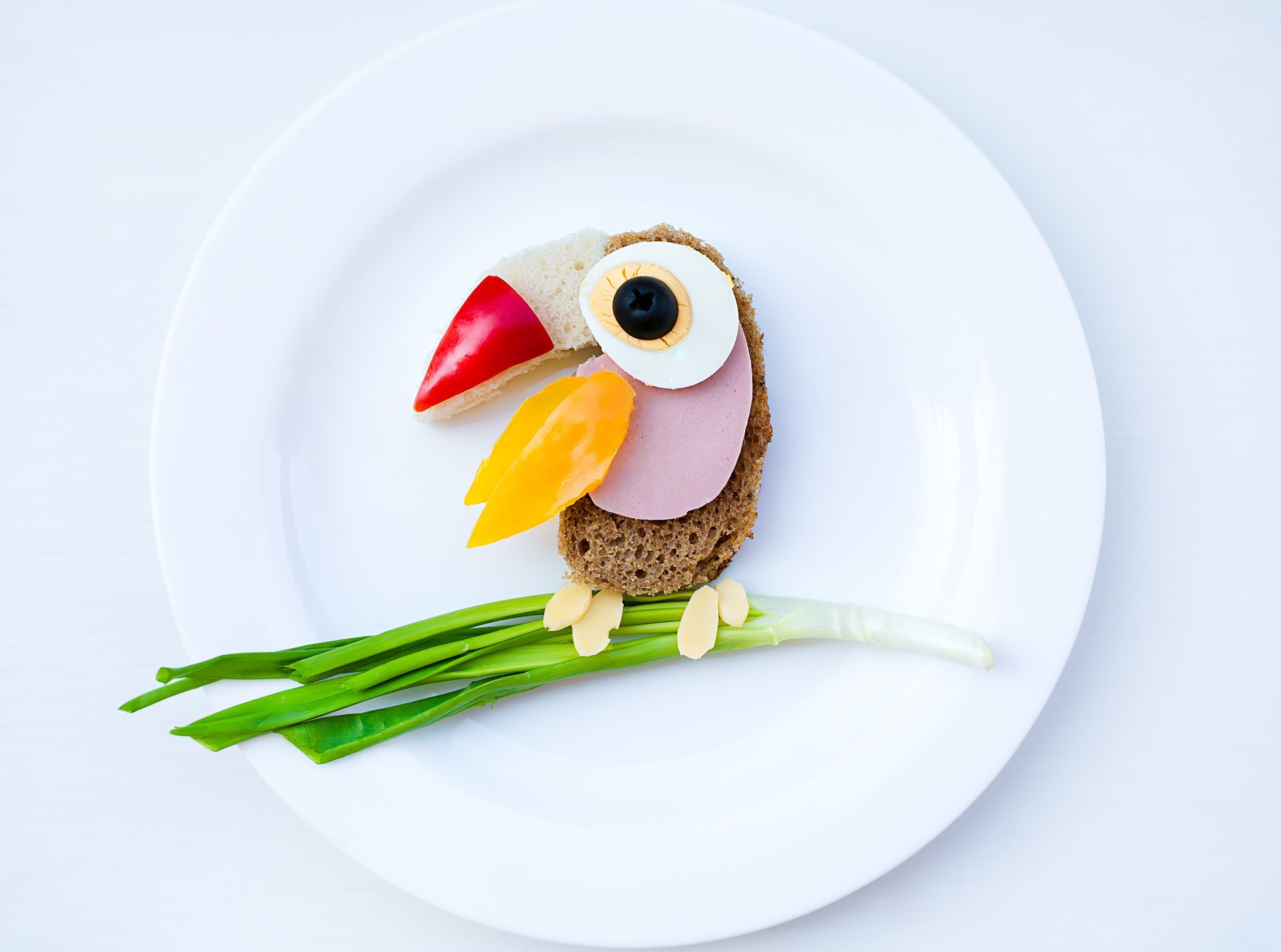 petit déjeuner repas pain créatif assiette oeuf