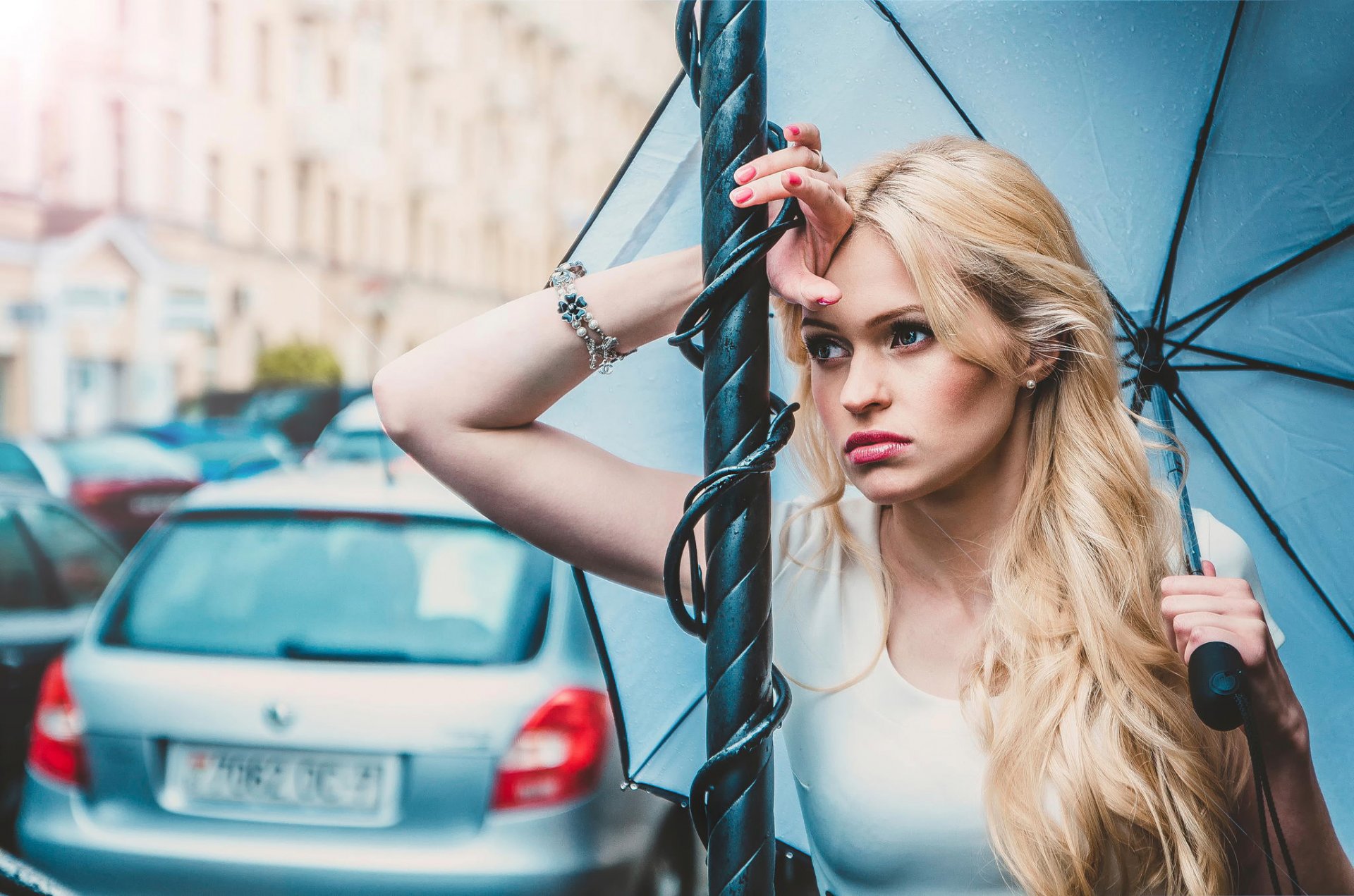 ciudad chica retrato coche tristeza paraguas