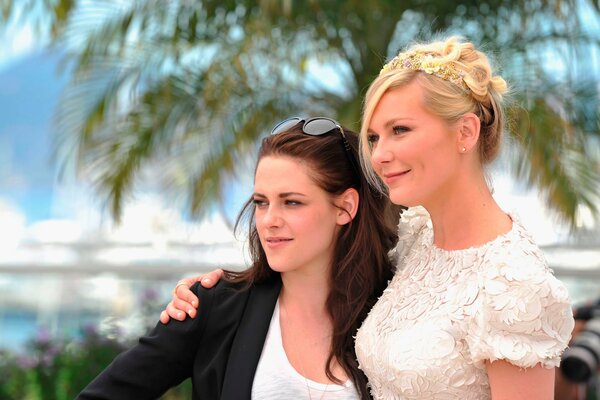 Sisters kristen dunst and stewart