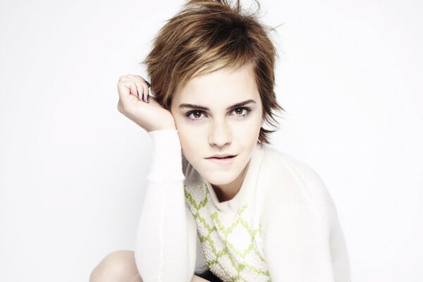 Emma Watson aux cheveux courts