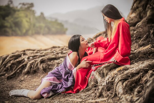 Ragazze in kimono in stile orientale