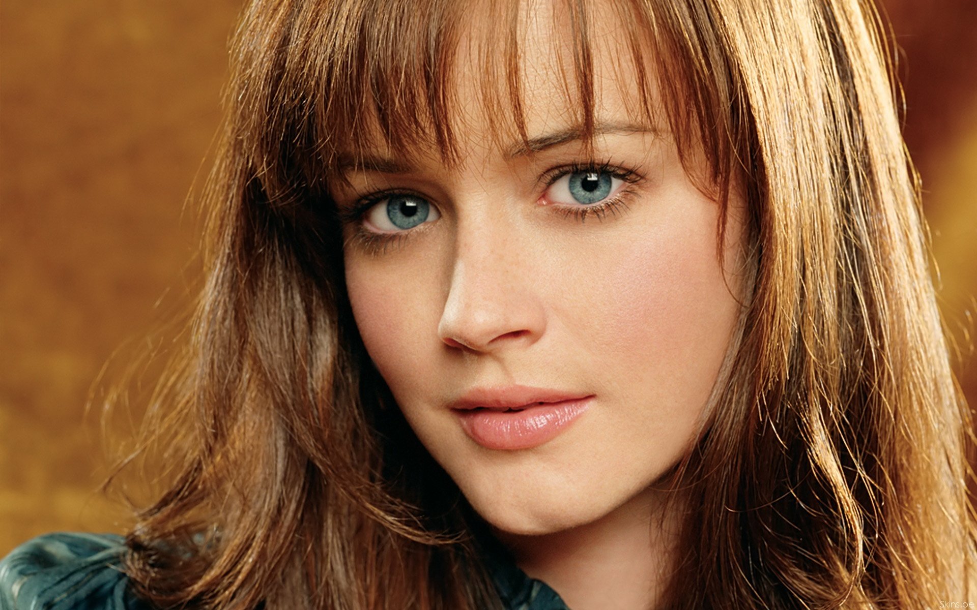 ragazza celebrità attrice alexis bledel dai capelli neri luce viso sfondo chiaro vista straordinaria bellezza dotato