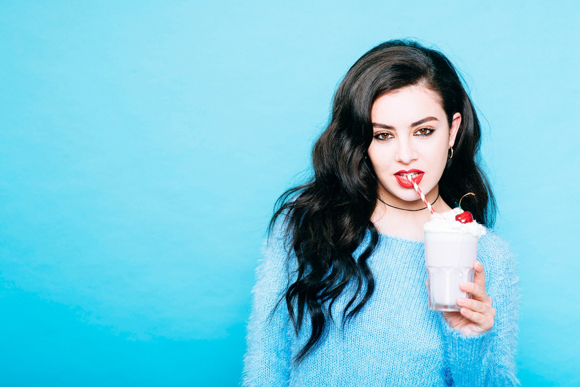 charli xcx charlotte emma aitchison photoshoot diy