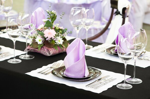 Table avec des accents lilas