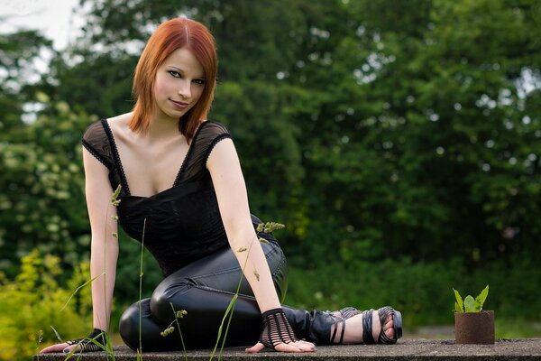 Redhead ragazza e la natura