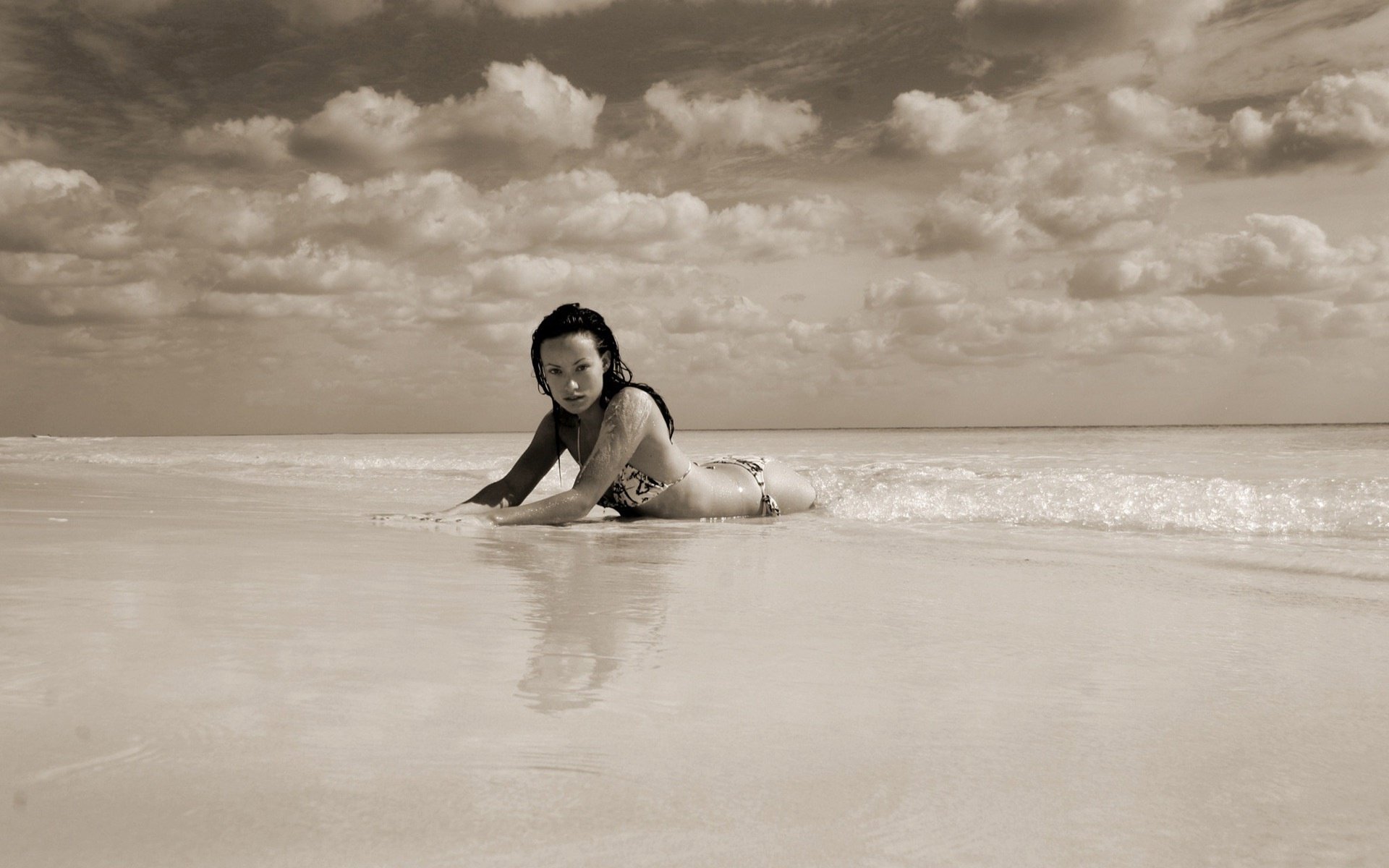 olivia wilde olivia wilde ocean sky clouds beach sand blunder