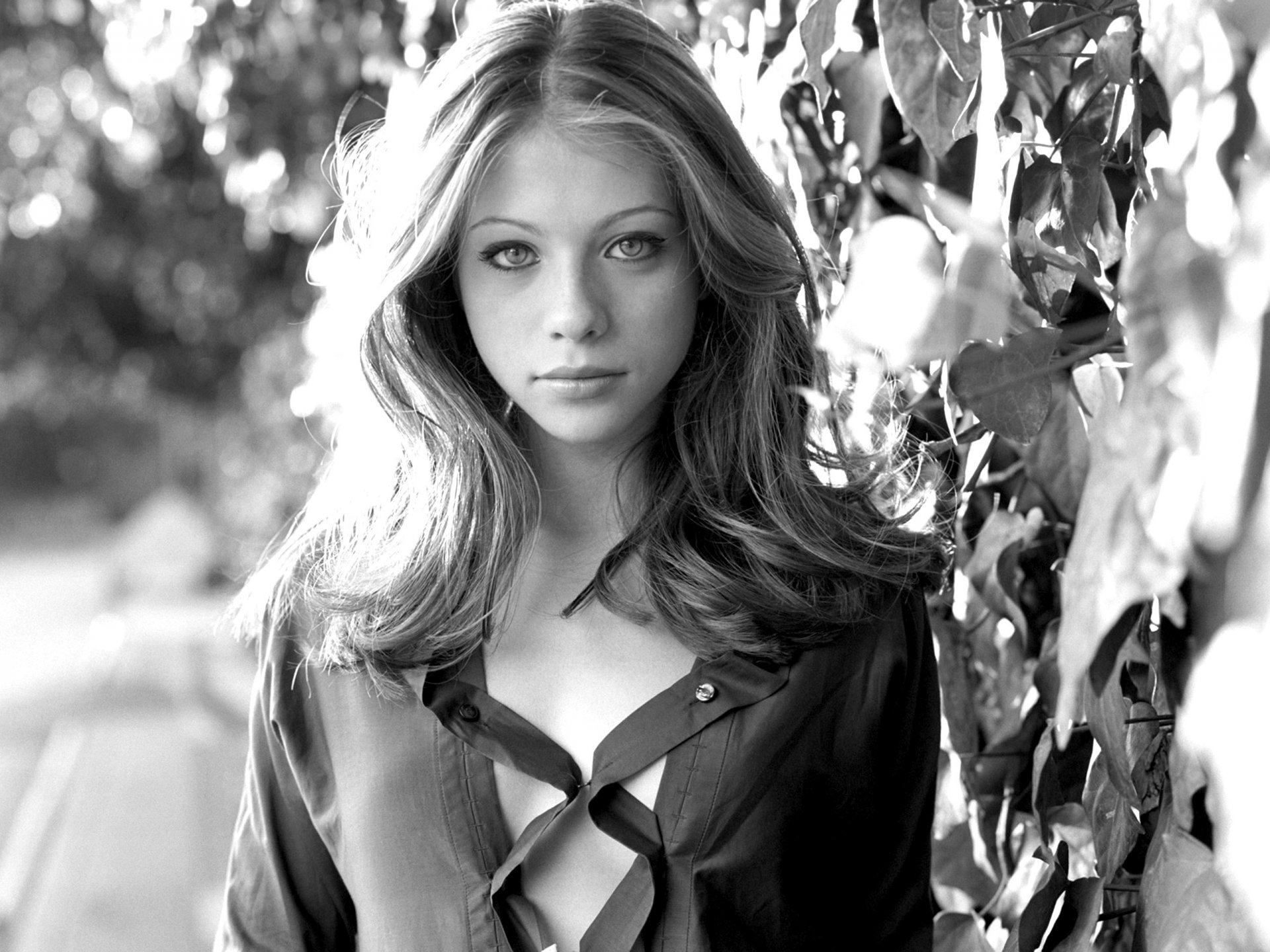 michelle trachtenberg actress black and white