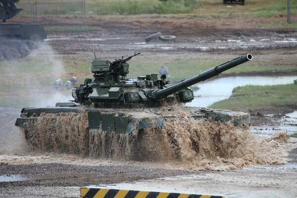 Demostración en Rusia del tanque T90