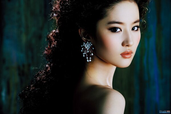 Ragazza asiatica Liu yifei