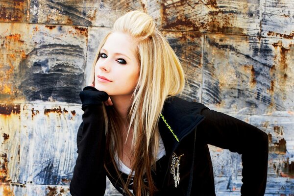 Blonde chanteuse avril Lavigne