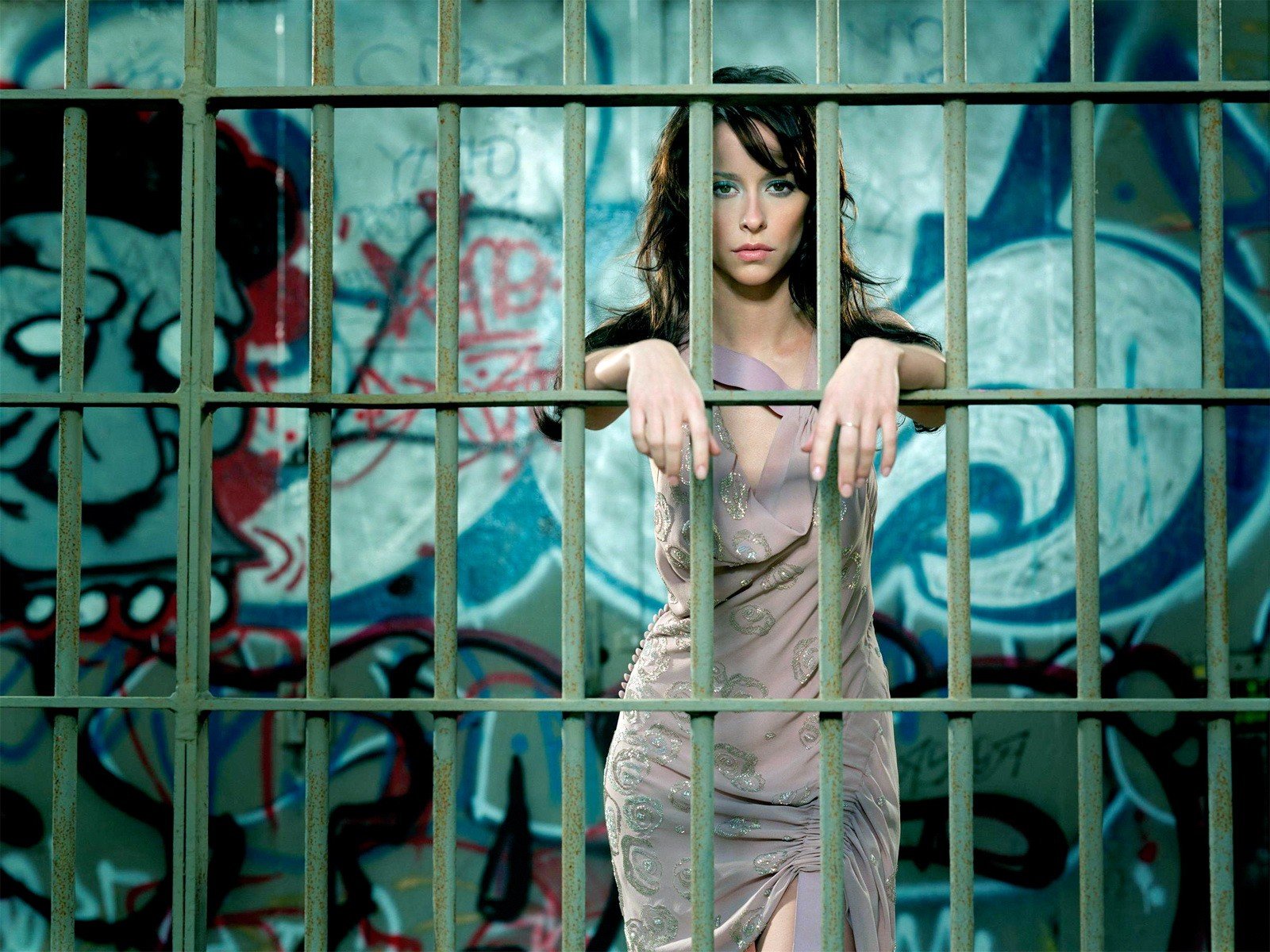 gitter graffiti jennifer love hewitt