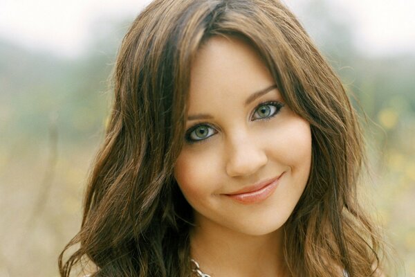 Amanda Bynes es una chica sonriente