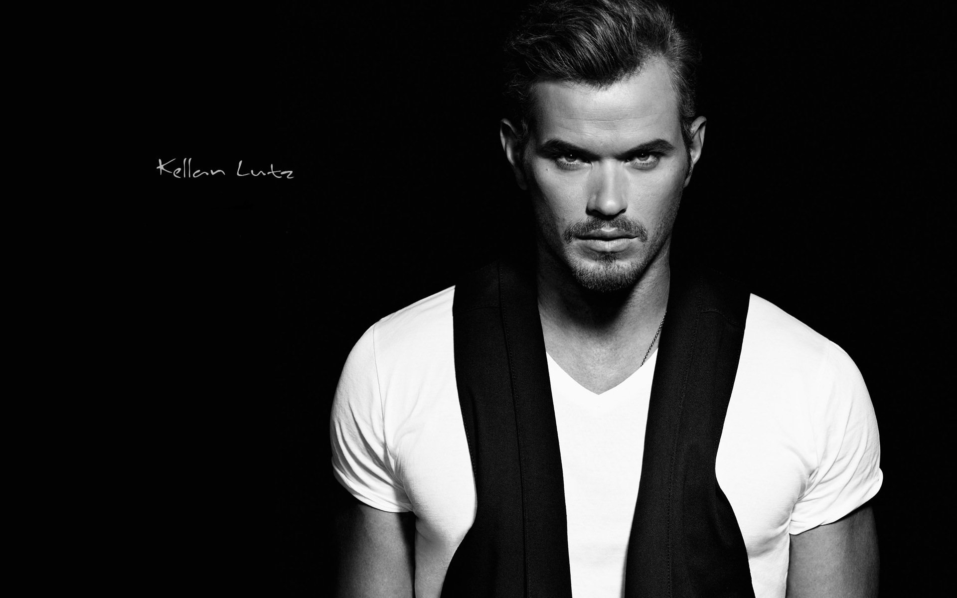 kellan lutz acteur homme noir et blanc